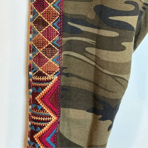 Johnny Was Marjan Camo Embroidered Leggins Size XS - Picture 12 of 12